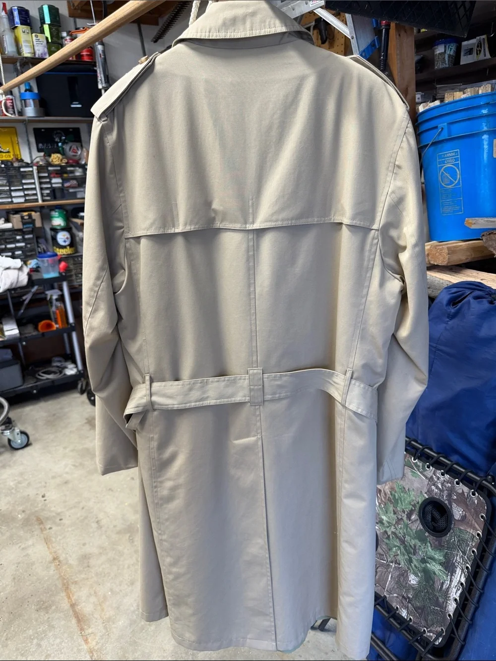 Vintage Men's Beige Double-Breasted Trench Coat - Classic Style, sized 42 long